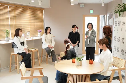 ネイル施術の様子